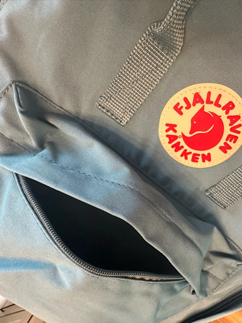 LIKE NEW Fjallraven Kånken Classic Backpack Sky Blue